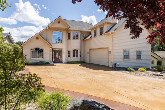 18073 Jayhawk Dr, Penn Valley, CA 95946