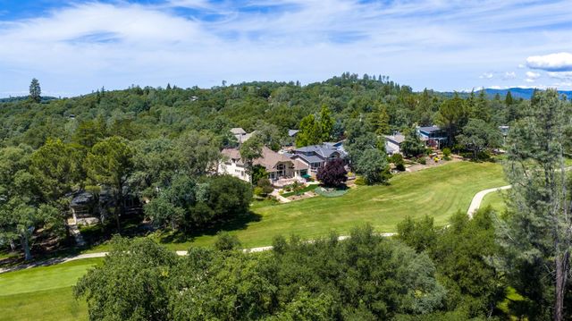 18073 Jayhawk Dr, Penn Valley, CA 95946