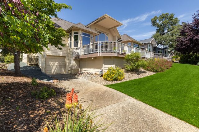 18073 Jayhawk Dr, Penn Valley, CA 95946