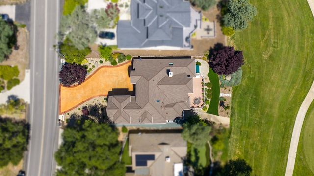 18073 Jayhawk Dr, Penn Valley, CA 95946