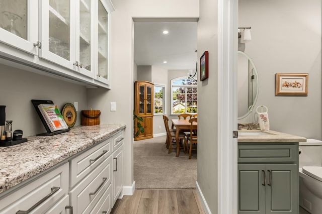 18073 Jayhawk Dr, Penn Valley, CA 95946