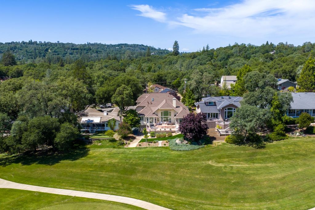 18073 Jayhawk Dr, Penn Valley, CA 95946