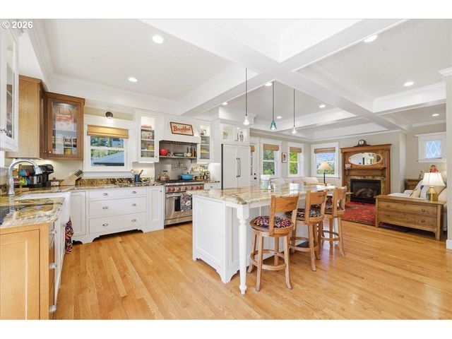 2233 Sw 21ST Ave, Portland, OR 97201