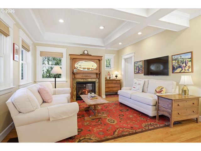 2233 Sw 21ST Ave, Portland, OR 97201