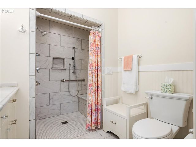 2233 Sw 21ST Ave, Portland, OR 97201