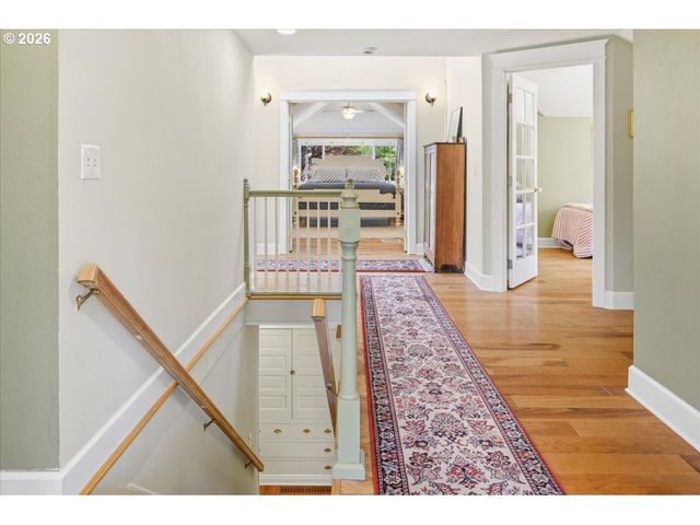 2233 Sw 21ST Ave, Portland, OR 97201