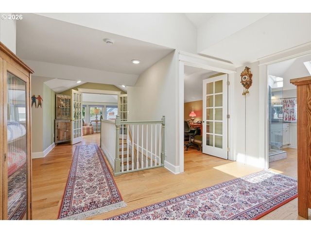 2233 Sw 21ST Ave, Portland, OR 97201