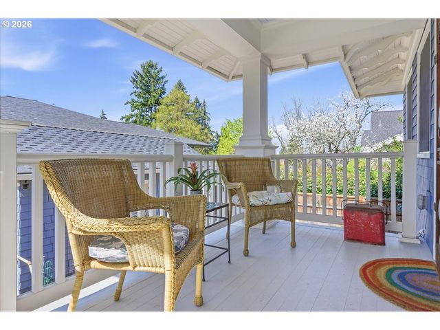 2233 Sw 21ST Ave, Portland, OR 97201