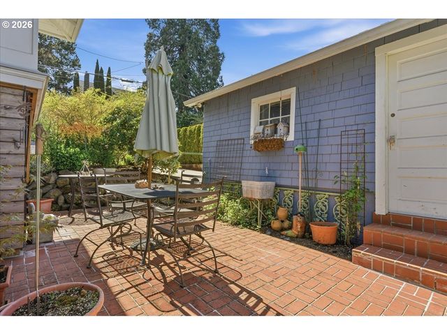 2233 Sw 21ST Ave, Portland, OR 97201