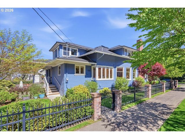 2233 Sw 21ST Ave, Portland, OR 97201