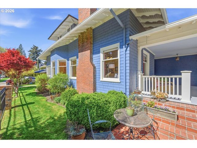 2233 Sw 21ST Ave, Portland, OR 97201