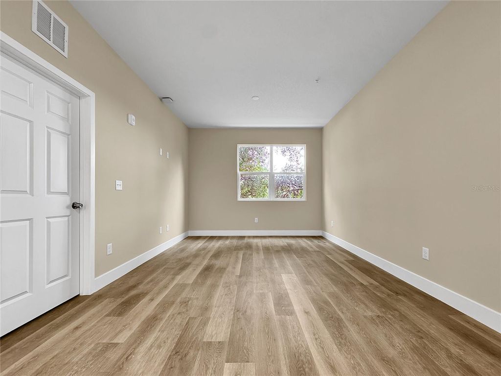Image 14 of property listing at 4424 S TEXAS AVENUE 1-213, Orlando, FL 32839