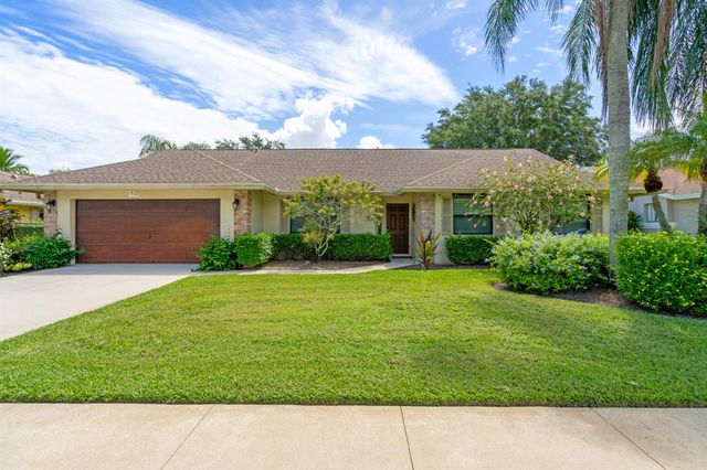 1532 Primrose Lane, Wellington, FL 33414