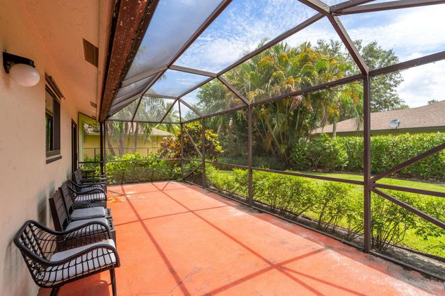 1532 Primrose Lane, Wellington, FL 33414