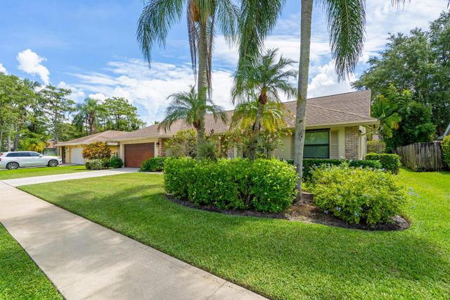 1532 Primrose Lane, Wellington, FL 33414