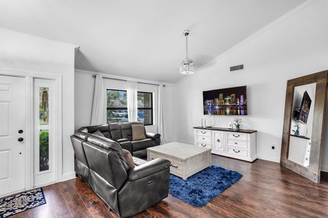 1532 Primrose Lane, Wellington, FL 33414