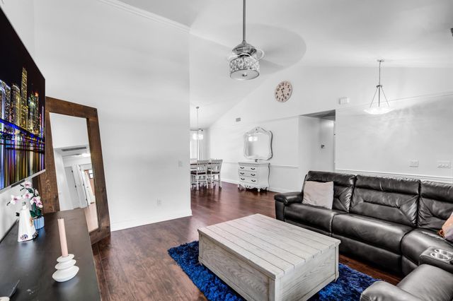 1532 Primrose Lane, Wellington, FL 33414