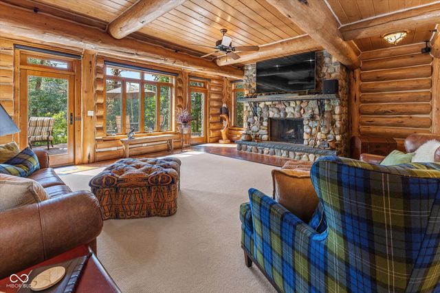 7839 W Bellsville Pike, Nashville, IN 47448