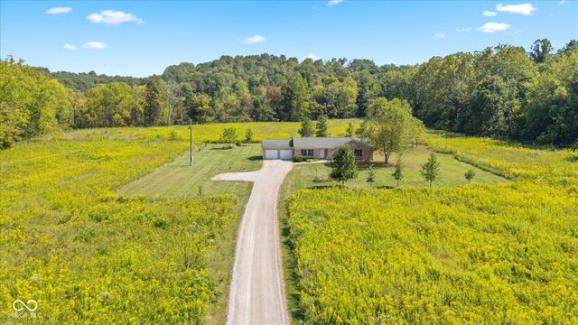 7839 W Bellsville Pike, Nashville, IN 47448