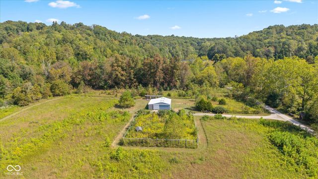 7839 W Bellsville Pike, Nashville, IN 47448