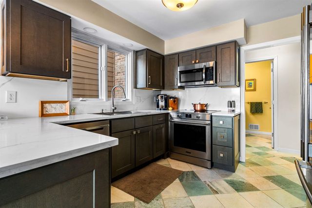 1261 Laurel View Drive, Ann Arbor, MI 48105