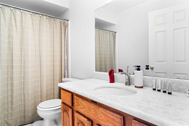 1261 Laurel View Drive, Ann Arbor, MI 48105