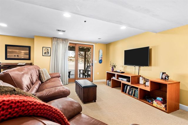 1261 Laurel View Drive, Ann Arbor, MI 48105