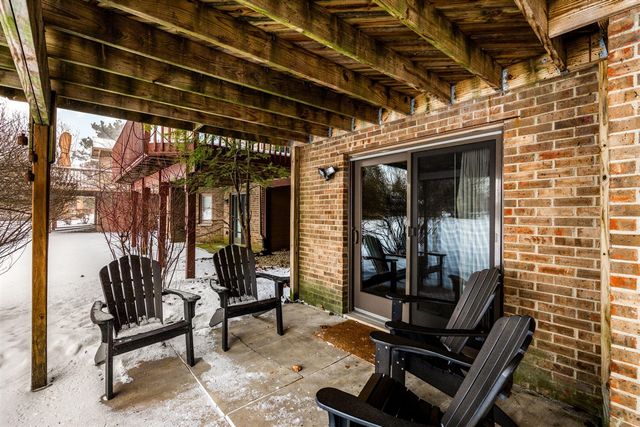 1261 Laurel View Drive, Ann Arbor, MI 48105