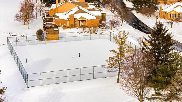 1261 Laurel View Drive, Ann Arbor, MI 48105