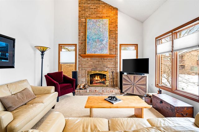 1261 Laurel View Drive, Ann Arbor, MI 48105