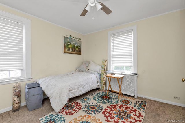 52 Syracuse Street, Williston Park, NY 11596