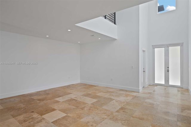 7004 NE 5th Ave, Miami, FL 33138