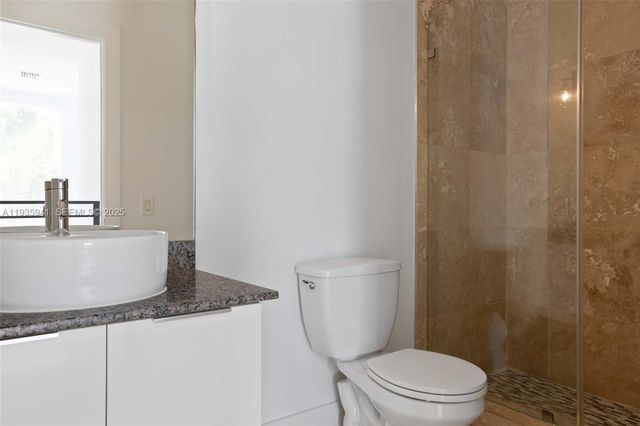 7004 NE 5th Ave, Miami, FL 33138