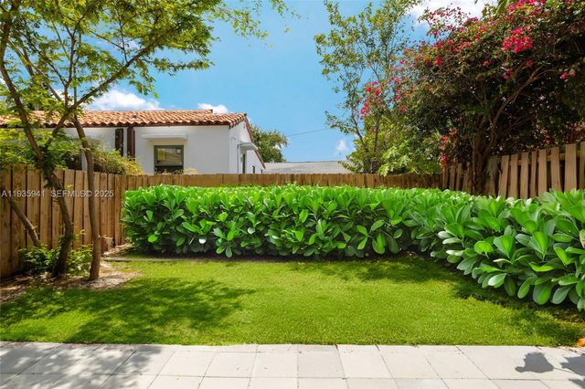 7004 NE 5th Ave, Miami, FL 33138