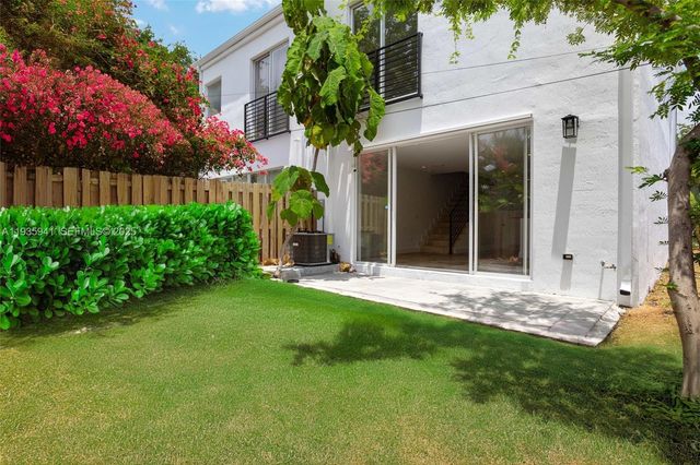 7004 NE 5th Ave, Miami, FL 33138