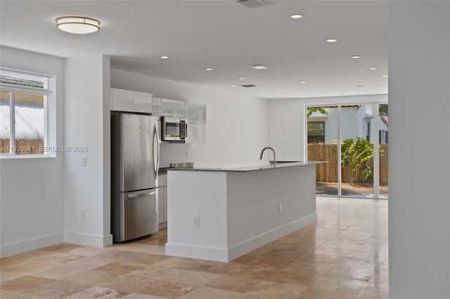 7004 NE 5th Ave, Miami, FL 33138