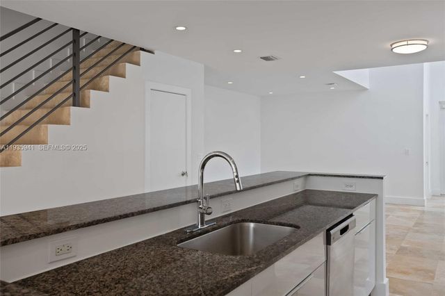 7004 NE 5th Ave, Miami, FL 33138