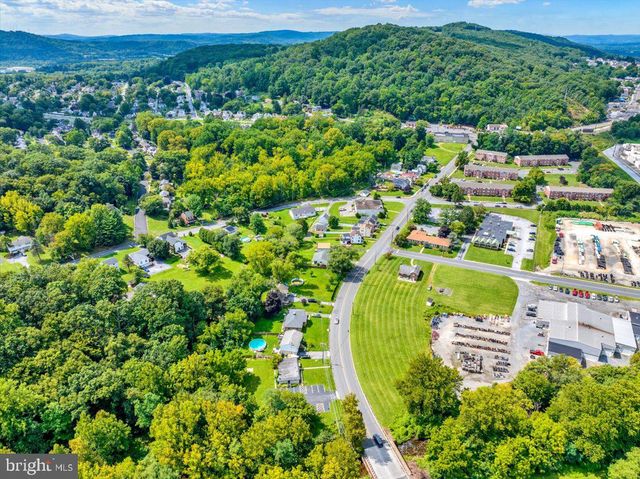 3118 OLEY TURNPIKE RD, Reading, PA 19606