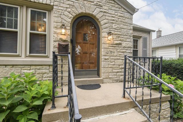 4019 S Kansas AVENUE, Saint Francis, WI 53235