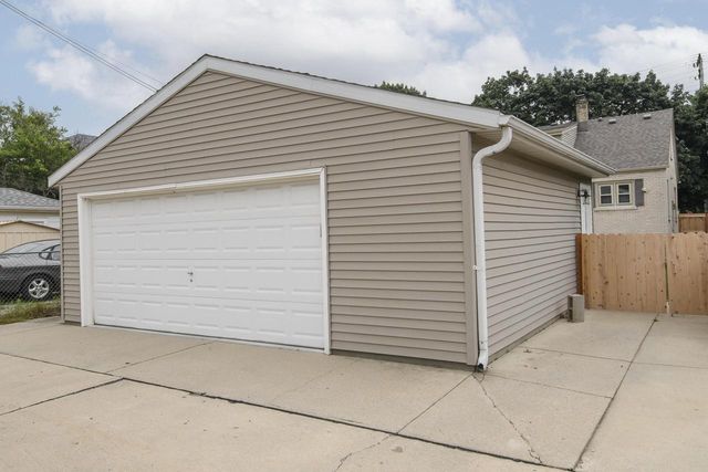 4019 S Kansas AVENUE, Saint Francis, WI 53235