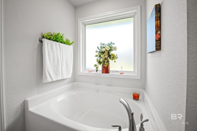 23038 Ridgewood Drive, Robertsdale, AL 36567