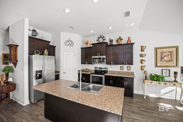 23038 Ridgewood Drive, Robertsdale, AL 36567