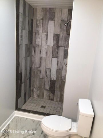 313 Pine Valley Dr, Shepherdsville, KY 40165