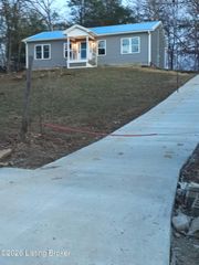 313 Pine Valley Dr, Shepherdsville, KY 40165