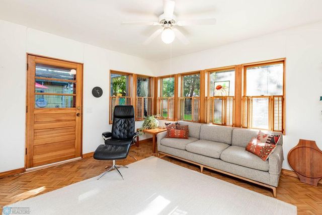 1209 5th Street N, Fargo, ND 58102