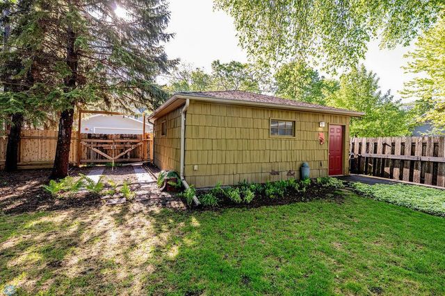 1209 5th Street N, Fargo, ND 58102