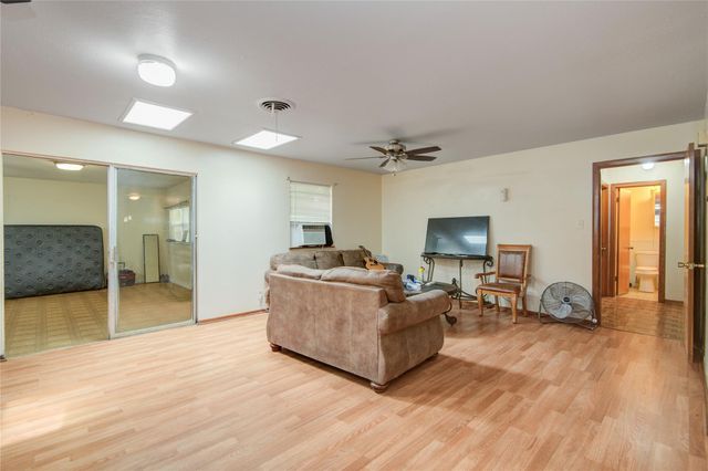 1421 N Avenue S, Freeport, TX 77541