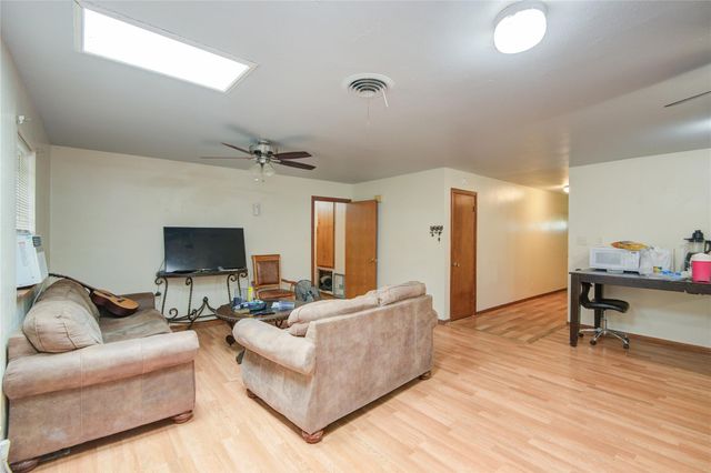 1421 N Avenue S, Freeport, TX 77541