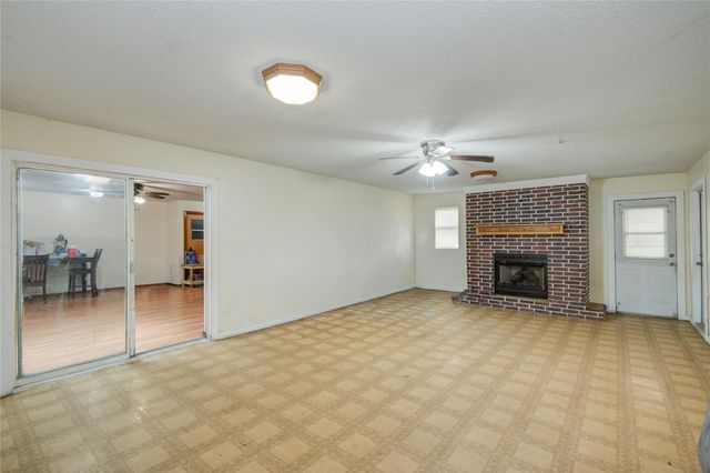 1421 N Avenue S, Freeport, TX 77541