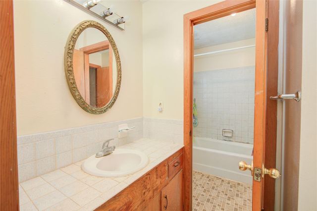 1421 N Avenue S, Freeport, TX 77541
